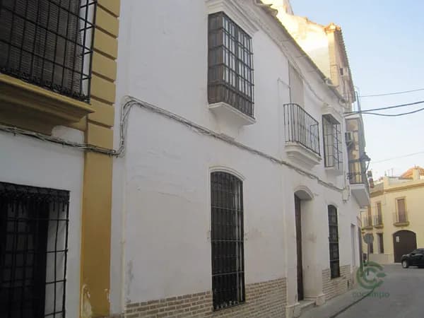 Casa de 0,11 ha en venta en Sevilla