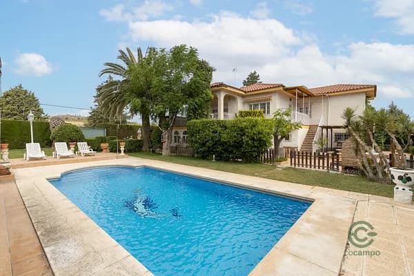 Casa de 0,1067 ha en venta en Otura, Granada