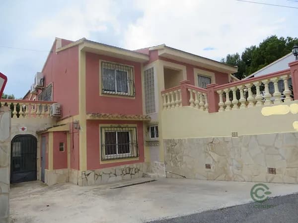 Casa de 0,09 ha en venta en Alicante