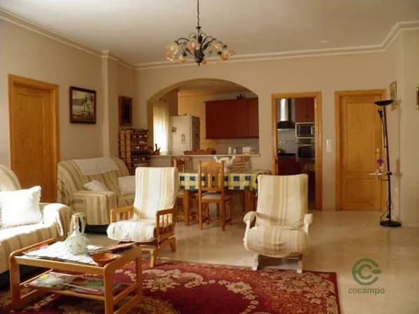 Casa de 0,0434 ha en venta en Loja, Granada