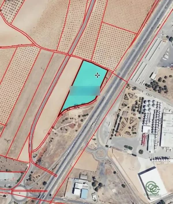 Finca rústica de 1,6 ha en venta en Valdepenas, Ciudad real