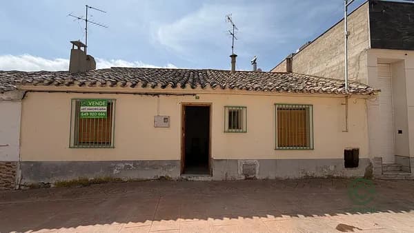 Casa de 0,005 ha en venta en Fuentealbilla, Albacete