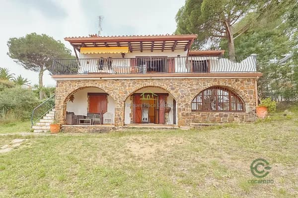 Finca de recreo de 0,1 ha en venta en Platja d´aro, Girona