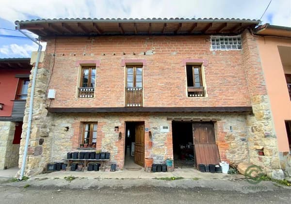 Casa de 0,0251 ha en venta en Asturias