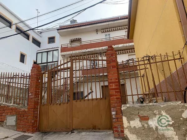 Casa de 0,05 ha en venta en Huete, Cuenca