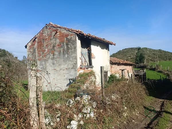 Finca rústica de 0,8953 ha en venta en Llanes, Asturias