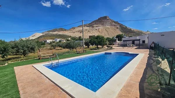 Finca rústica de 0,2399 ha en venta en Lubrin, Almeria