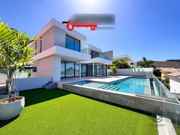 Casa de 0,05 ha en venta en Adeje, Sta.cruz tener.