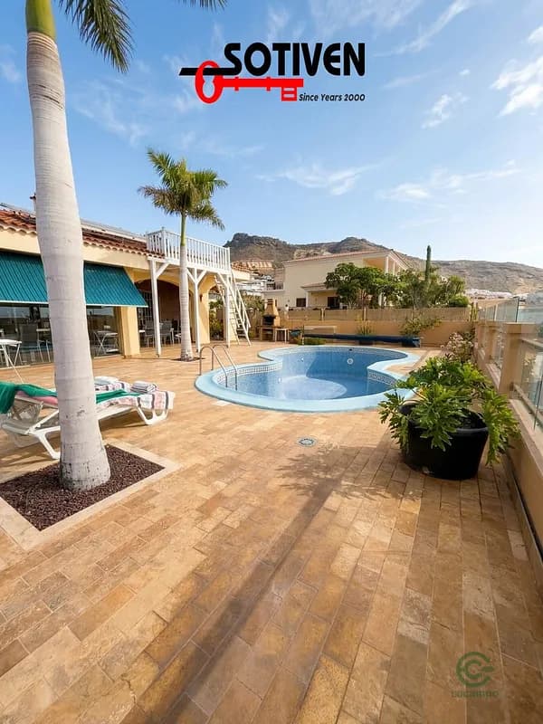 Casa de 0,052 ha en venta en Adeje, Sta.cruz tener.