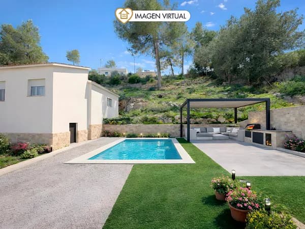 Casa de 0,1759 ha en venta en Vallirana, Barcelona