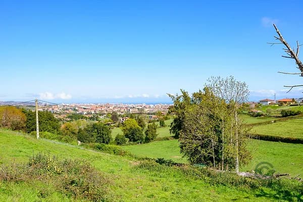 Terreno urbano de 0,1756 ha en venta en Gijon, Asturias