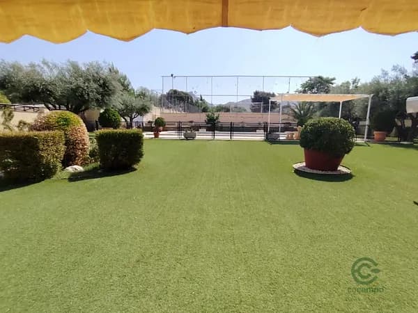 Casa de 0,3 ha en venta en Petrer, Alicante