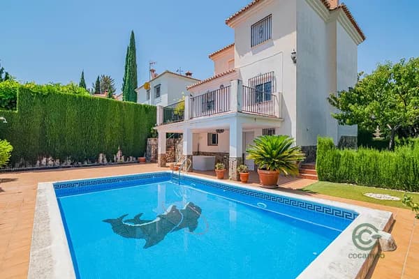 Casa de 0,045 ha en venta en Monachil, Granada