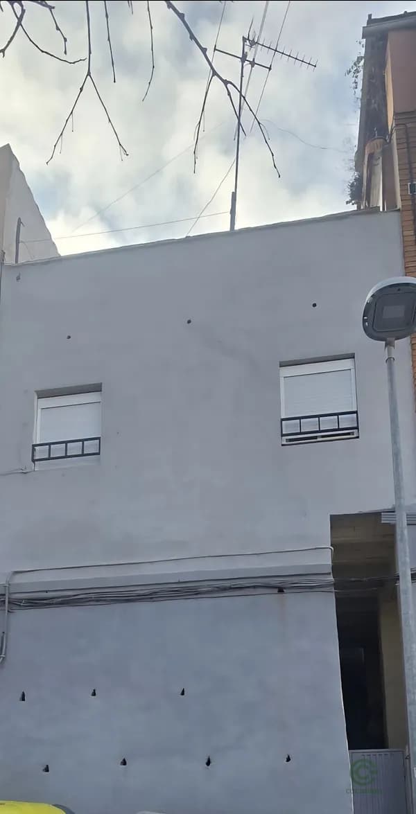 Casa de 0,0202 ha en venta en Santa coloma de gramenet, Barcelona