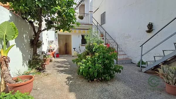 Casa de 0,01 ha per a venda a Barcelona