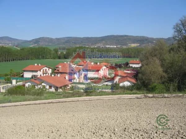 Terreno urbano de 0,08 ha en venta en Valdegovia, Alava