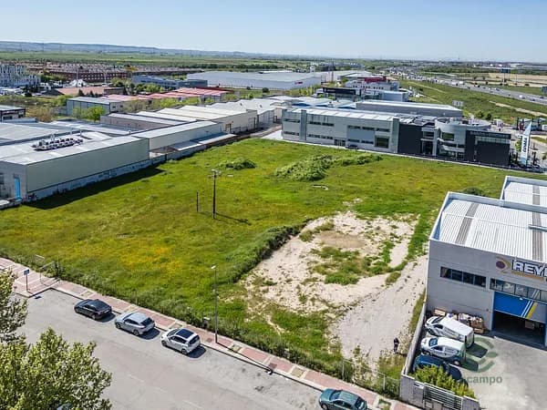 Terreno urbano de 0,2627 ha en venta en Parla, Madrid