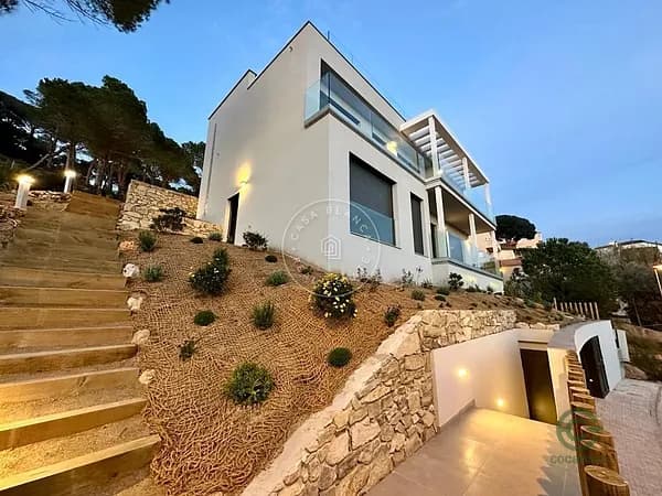 Casa de 0,1 ha en venta en Girona