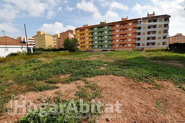 Terreno urbano de 0,0898 ha en venta en Moncofar, Castellon