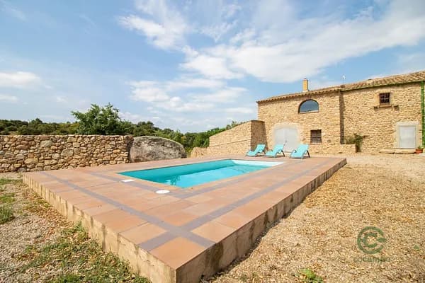 Finca de recreo de 40 ha per a venda a Girona