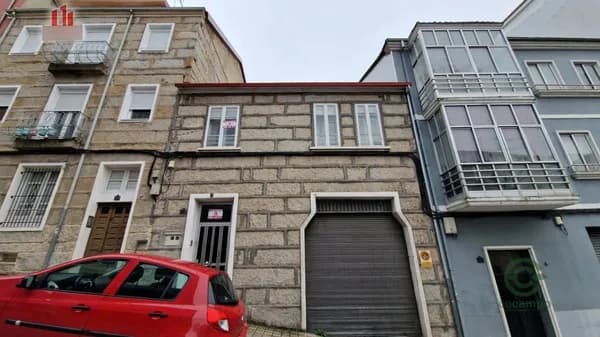 Casa de 0,02 ha en venta en Ourense, Orense