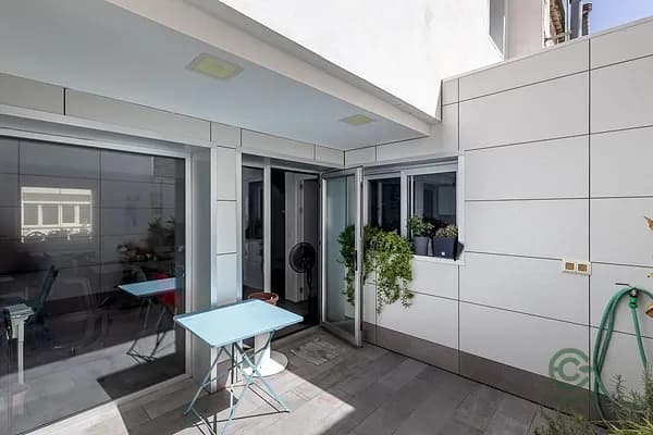 Casa de 0,011 ha en venta en Granada, Granada