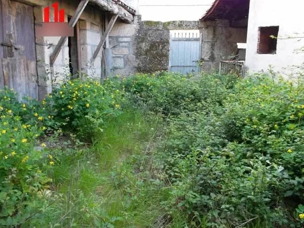Casa de 0,03 ha en venta en Ourense, Orense