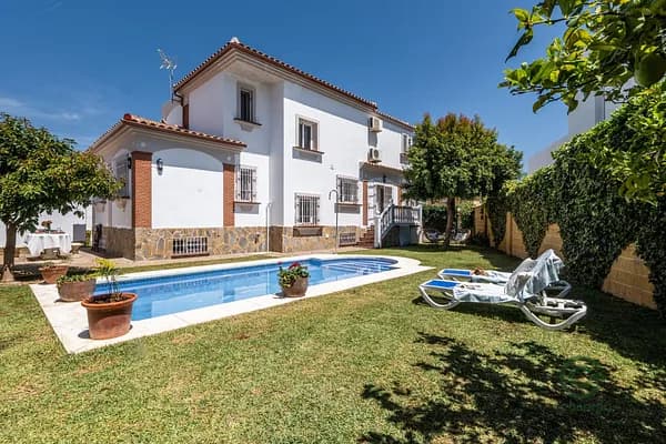 Casa de 0,0411 ha en venta en Benalmadena, Malaga