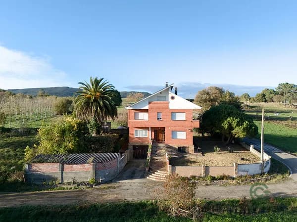 Casa de 0,12 ha en venta en Lugo
