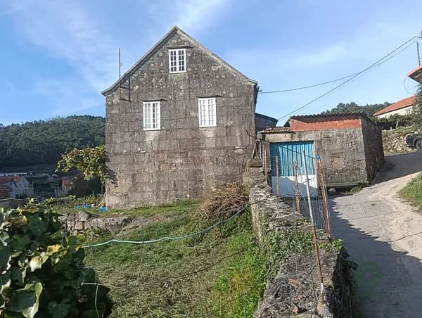 Finca agrícola de 0,2293 ha en venta en Pontevedra
