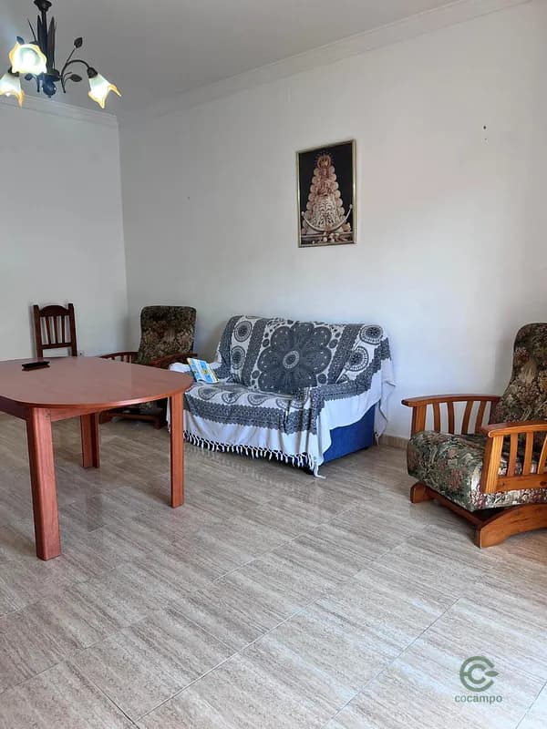 Casa de 0,011 ha en venta en Guillena, Sevilla