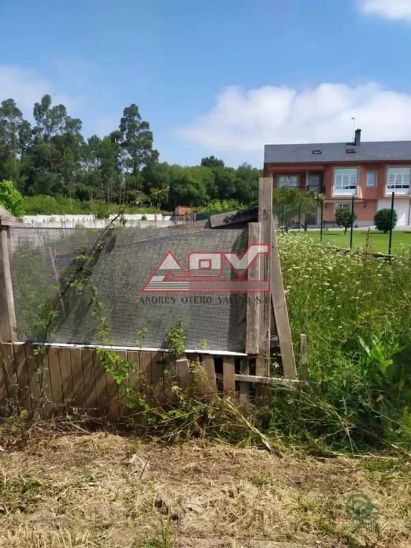 Finca agrícola de 0,06 ha en venta en Naron, La coruna