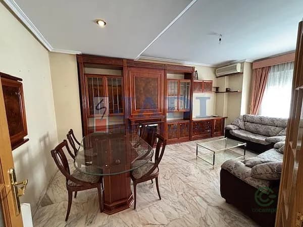 Casa de 0,0194 ha en venta en Valdepeñas, Ciudad real