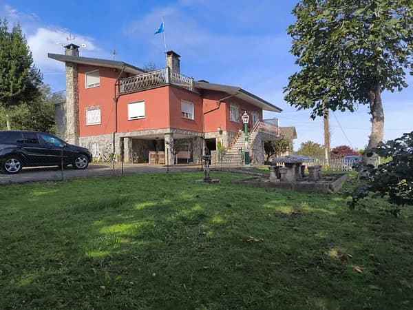 Casa de 0,18 ha en venta en Nava, Asturias