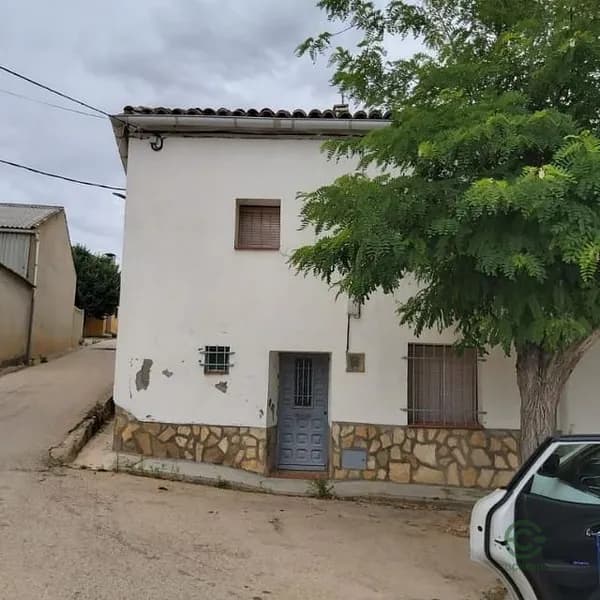 Casa de 0,0065 ha en venta en Huete, Cuenca