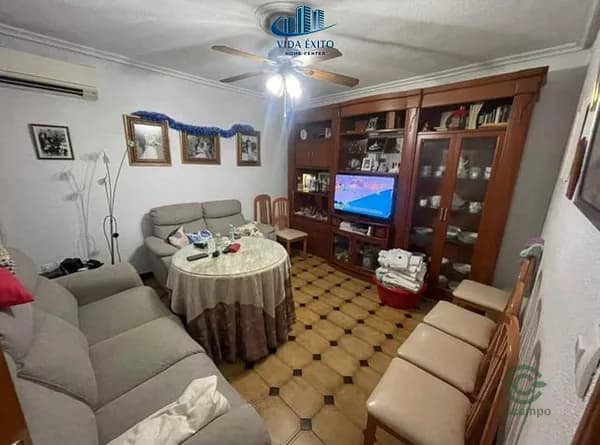 Casa de 0,014 ha en venta en Jaén, Jaen