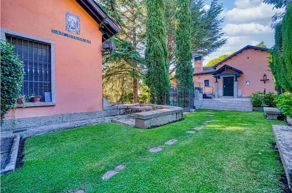 Casa de 0,25 ha en venta en San lorenzo de el escorial, Madrid