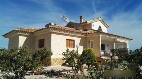 Casa de 0,5097 ha en venta en Lorca, Murcia