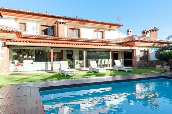 Casa de 0,1133 ha en venta en Calpe, Alicante