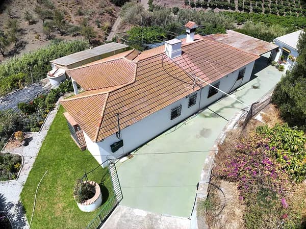 Finca agrícola de 0,42 ha en venta en Vélez - málaga, Malaga