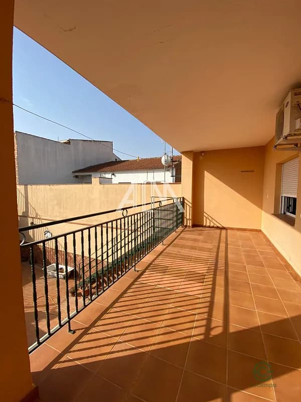 Casa de 0,0254 ha en venta en Manzanares, Ciudad real
