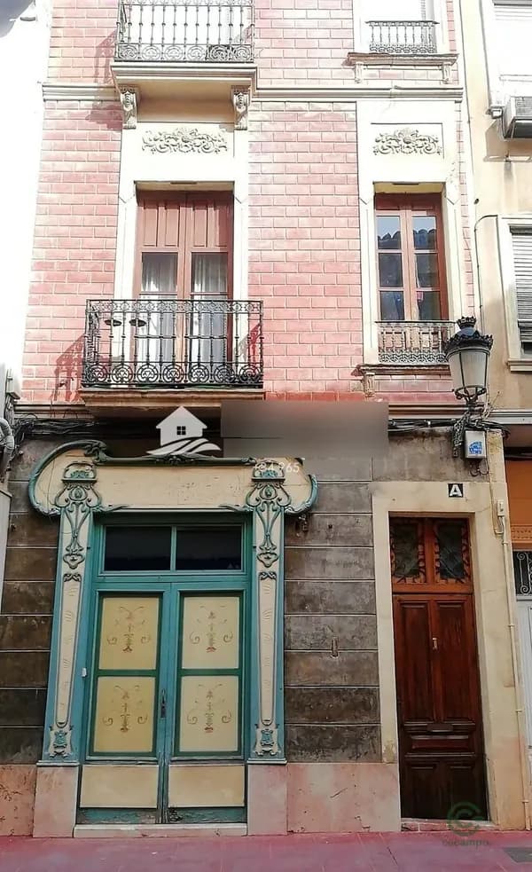 Spot image