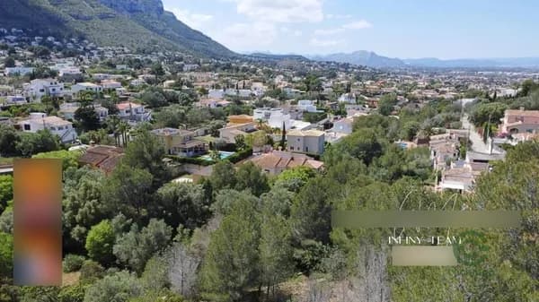 Urban land of 0,0857 ha for sale in Alicante
