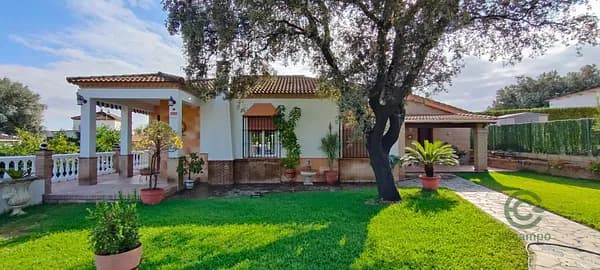 Casa de 0,0916 ha en venta en Gerena, Sevilla