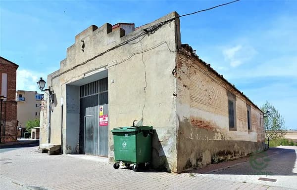 Terreno urbano de 0,027 ha en venta en Arevalo, Avila