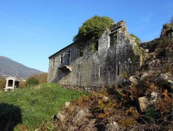 Finca rústica de 0,7 ha en venta en Pontevedra