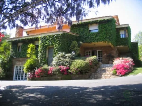 Casa de 0,5 ha en venta en Santiago de compostela, La coruna