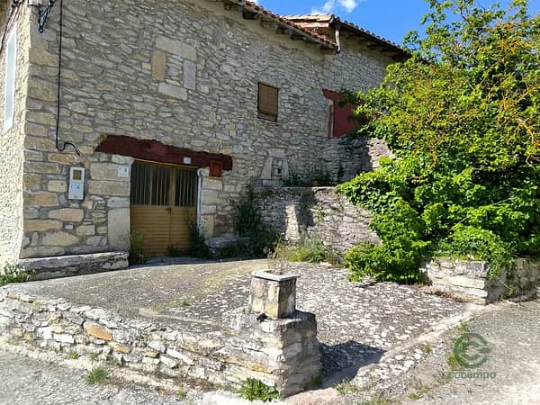 Casa de 0,025 ha en venta en Valdegovía/gaubea, Álava