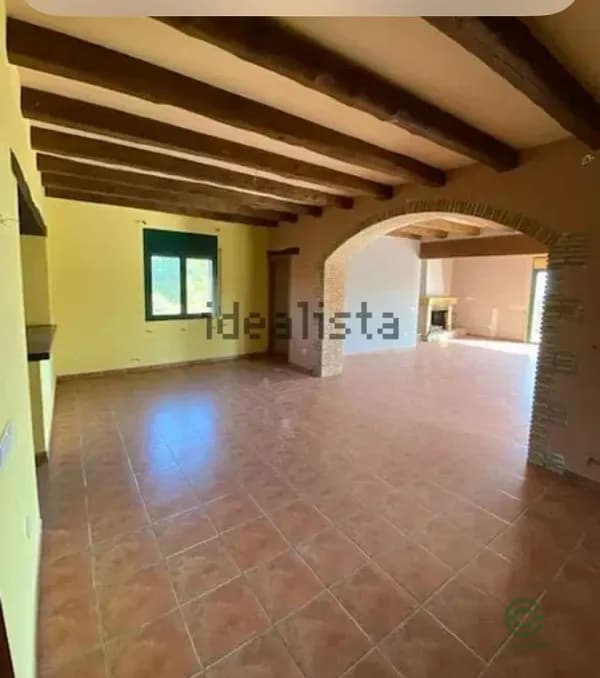 Finca rustica de 77 ha per a venda a Girona