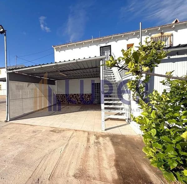 Casa de 0,01 ha en venta en Alicante